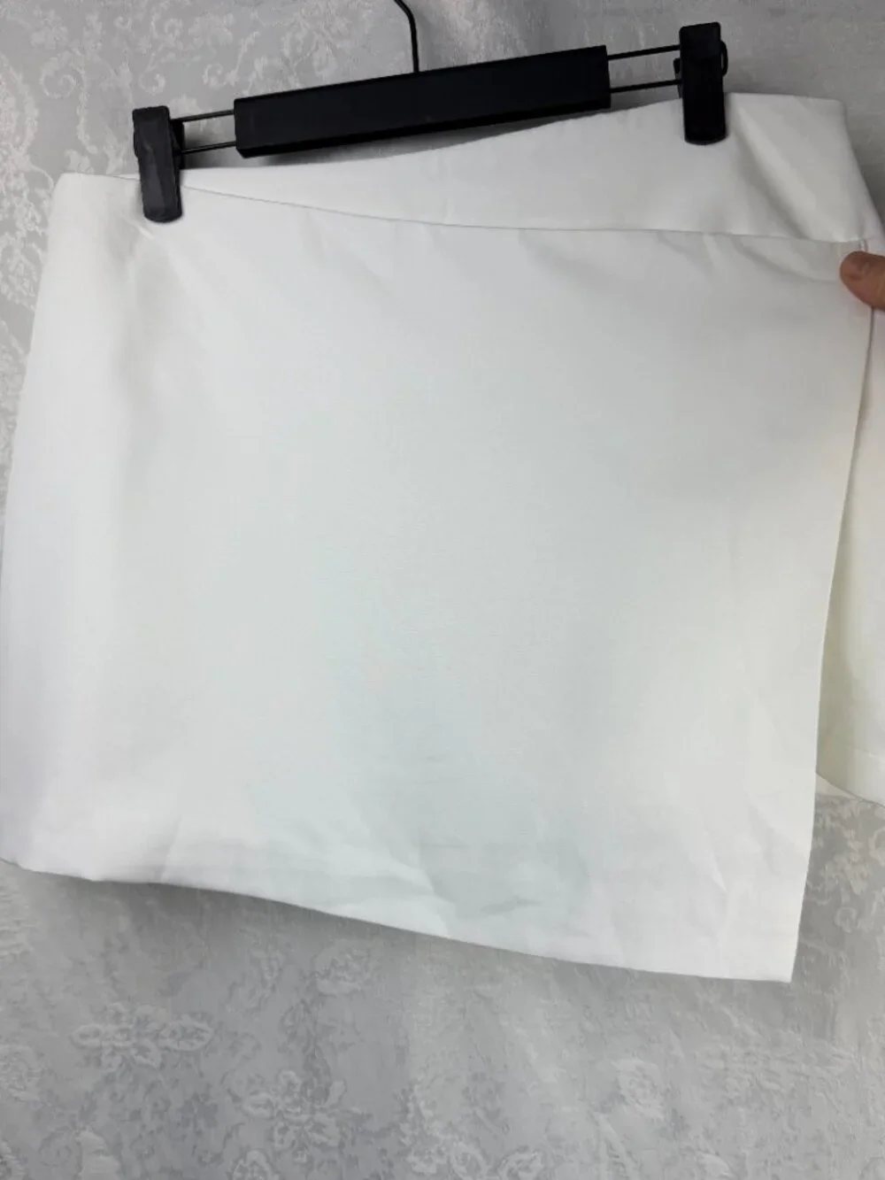 White Wrap Skort Mini Skirt Women’s 24” Waist 10.5” Length Built-In Shorts